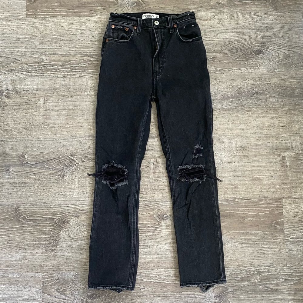 Abercombie & Fitch | Black Distressed | 24 or 00 Regular | Straight Ankle Jean